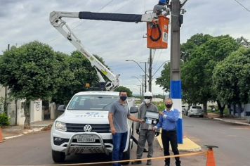 INÚBIA PTA REALIZA TROCAS DE LÂMPADAS NAS AVENIDAS PRINCIPAIS