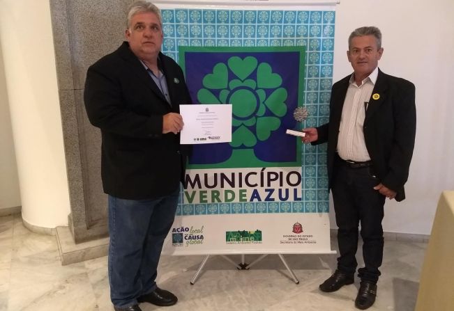 AGRÔNOMO MARIO ANDRÉ DE INÚBIA PTA RECEBE PRÊMIO DO PROGRAMA MUNICÍPIO VERDE AZUL